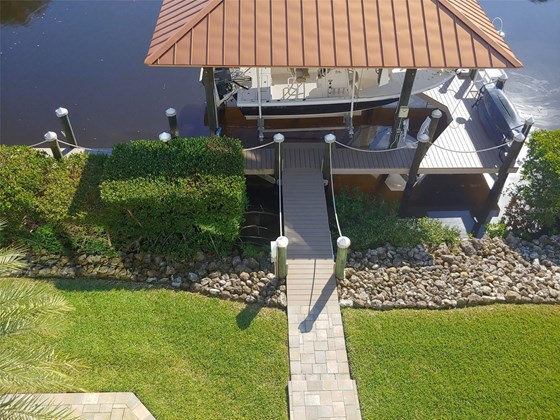 Lighted fish cleaning station, 3 rinse stations, more - Single Family Home for sale at 2755 Cussell Dr, Saint James City, FL 33956 - MLS Number is C7451799