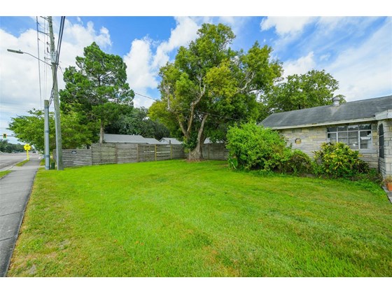Single Family Home for sale at 7613 Tuttle Ave, Sarasota, FL 34243 - MLS Number is A4515604