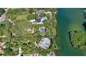 Single Family Home for sale at 225 Little Pond Ln, Sarasota, FL 34242 - MLS Number is A4517313