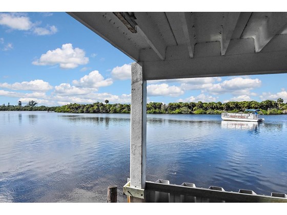 Intracoastal - Single Family Home for sale at 5948 Viola Rd, Venice, FL 34293 - MLS Number is N6119143